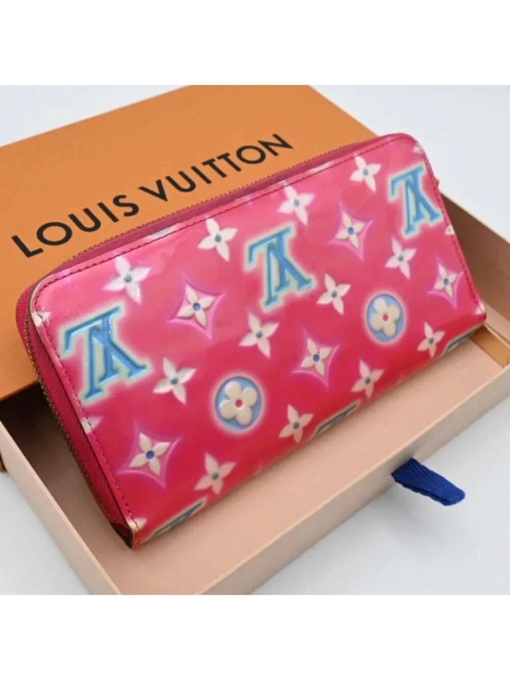 Louis Vuitton Monogram Vernis Zippy Wallet Valentine